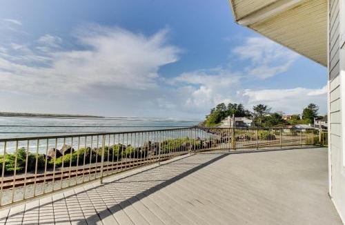 Rockaway Beach House | Jettyview Escape