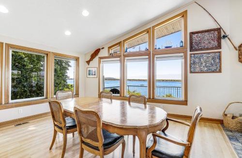 Rockaway Beach House | Jettyview Escape