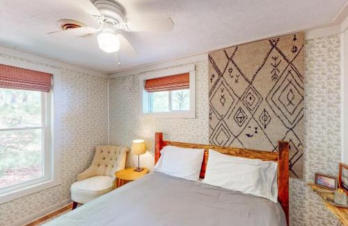 Huddleston House | Jewelbox Cottage - Dog-friendly Lakefront home with private dock, canoe & SUPs
