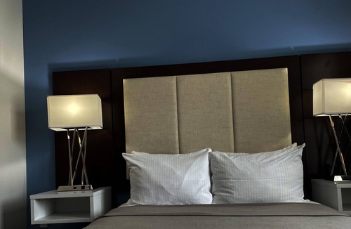 Queens Hotel | JFK Rockaways Inn