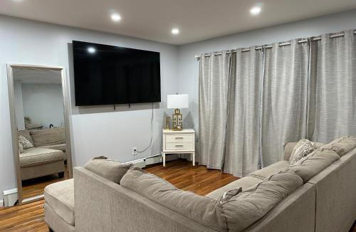 Queens Apartment | JFK Rosedale 2bd Apt