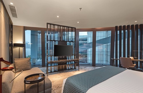 Tangerang Hotel | JHL Solitaire Gading Serpong