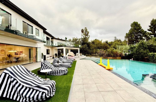 Mount Wilson House | Jie's Choice - Enchanted Garden Hideout