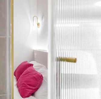 Villeneuve-Saint-Georges Hotel | JIJI Suites Seine Cinéma