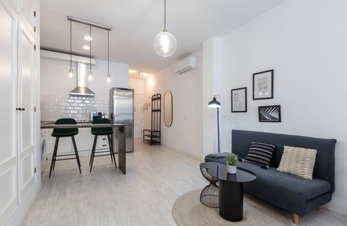 La Merced Apartment | Jinetes Holidays - Apartment In Málaga. Free Wifi