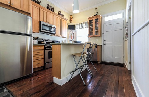 Beach Institute Cottage | Jingle Bells Square Cottage