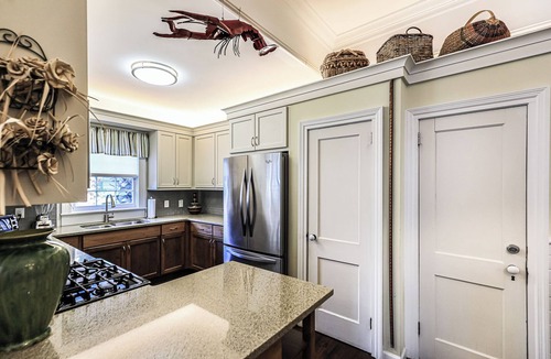 Beach Institute House | Jingle Bells Square House