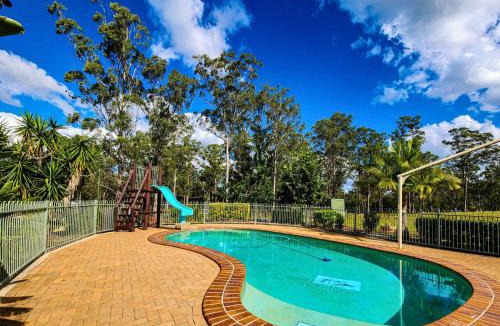 South Kolan House | JJJ's Ranch Farm 1 by Tiny Away