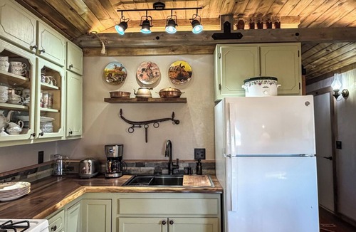 Riverton Cabin | JMA Ranch House Cozy, Charming and Quiet