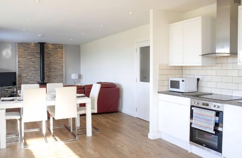 Tarskavaig House | Joan's House by Interhome