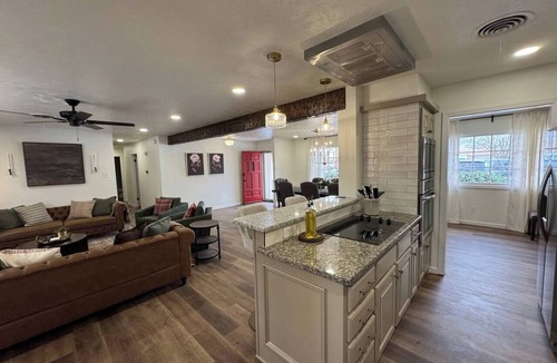 Lubbock House | Jockey Club in Melonie Park
