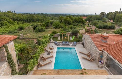 Mocici Villa | Joe