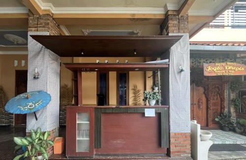 Borobudur House | Joglo Dhepis Syariah Borobudur Magelang RedPartner