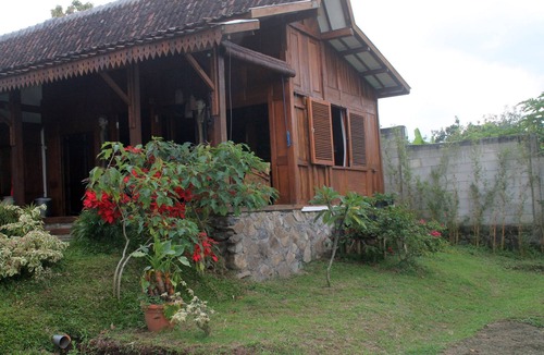 Sidomulyo House | Joglo Exotico Unique boutique style house