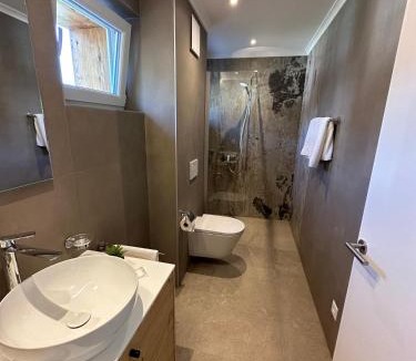Vex Hotel | John's Lodge