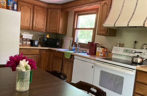 Jaffrey House | John's Mountain Hideaway