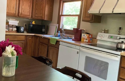 Jaffrey House | John's Mountain Hideaway