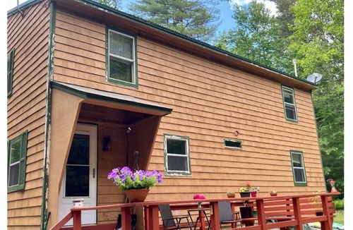 Jaffrey House | John's Mountain Hideaway