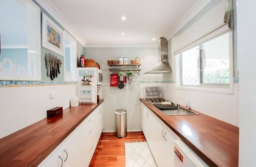 Basin View House | John's Secret with 3pm checkout