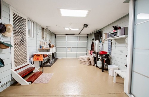 Basin View House | John's Secret with 3pm checkout