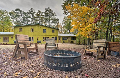 Huntingdon Apartment | ‘John Wayne' Apartment - Deck, BBQ, Horses On-Site
