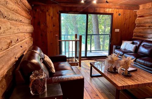 Essa Other | John Wayne Cedar Oasis