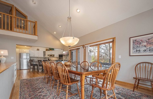 Blakeslee House | Johnny Appleseed | Lakefront + Pool Access