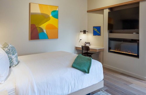 Eastsound Hotel | Johns - Graciously Appointed