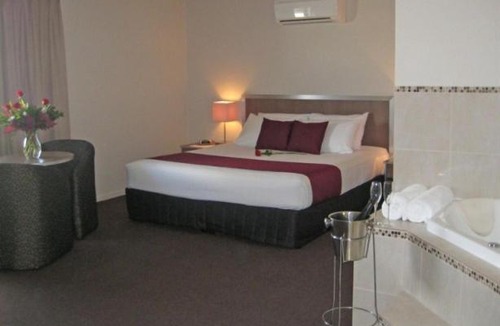 Hillcrest Hotel | Johnson Road Motel