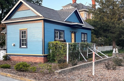 Newberry House | Johnstone-Rutherford Cottage