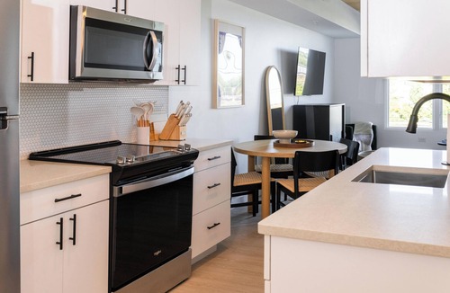 Optimist Park Apartment | Joinery West