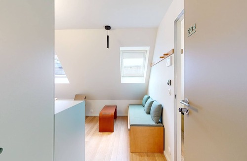 Pigalle Apartment | JOIVY 10 Douai 1BR Velux