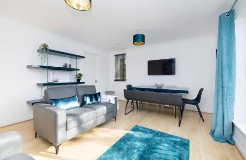 Govan Apartment | JOIVY Bright Flat Overlooking The Clyde