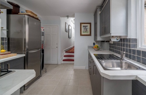 North Kensington Apartment | JOIVY Vibrant 1-bed flat near Portobello Market