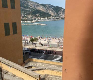 Old Town Apartment | Joli Appart 29m2 en Vieille Ville Menton 2 mins de la mer