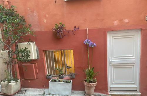 Old Town Apartment | Joli Appart 29m2 en Vieille Ville Menton 2 mins de la mer
