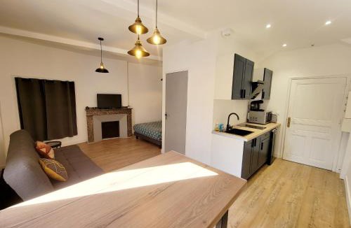 Graulhet Apartment | Joli Appartement avec balcon clim