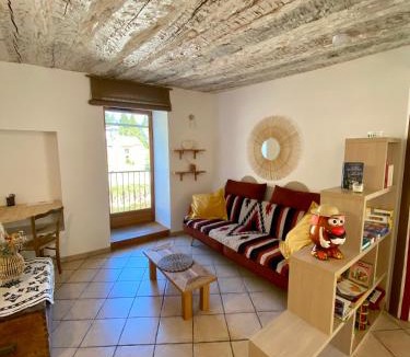 Meyrueis Apartment | Joli appartement avec vue sur la rivière