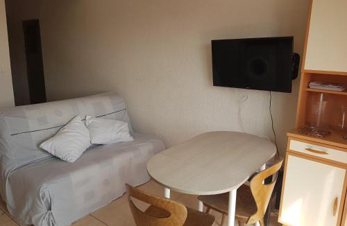 Roquebrun Apartment | Joli Appartement, terrasse plein sud