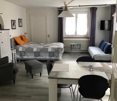 Domdidier Apartment | Joli appartement une pièce avec place de parc