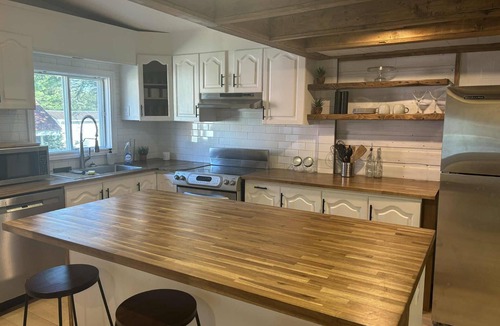 Chertsey Ski Chalet | Joli Chalet au bord de l'eau tout équipé à 1 heure de montréal