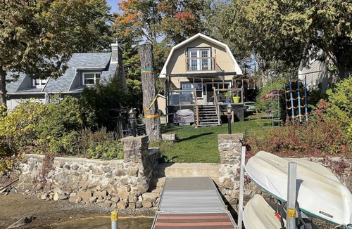 Lac-Connelly House | Joli Chalet Entièrement Rénové au Bord du Lac Conelly