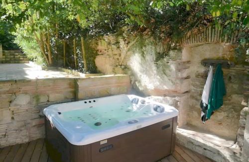 Castelnaudary House | Joli Coin De Verdure Avec Piscine