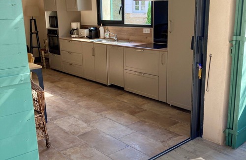 Vallabrix House | Joli Gîte 4 , Accessible PMR Près D'uzès, du Pont du Gard, et du Musée Haribo