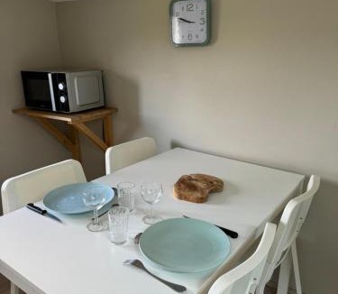 Lescure-dAlbigeois Apartment | Joli petit logement avec fraîcheur et confort