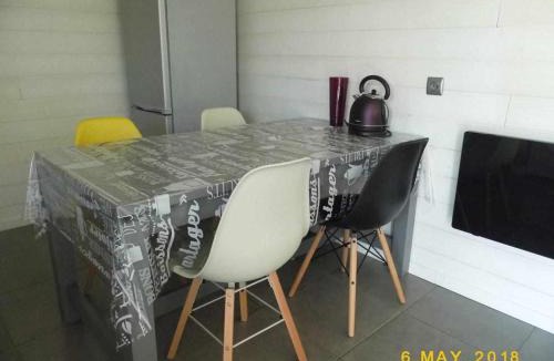 Vieille-Brioude House | Joli petit T2 calme au bord de leau