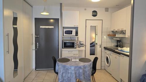 Digne-les-Bains Apartment | Joli studio 43 avec vue sur les Dourbes 04