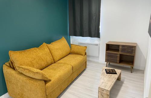 Bruay-la-Buissiere Apartment | Joli studio au calme