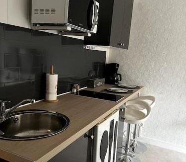 Moulins Apartment | Joli studio avec parking privé