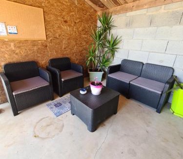 Les Epesses Apartment | Joli Studio Le Pavachon jardin et terrasse à 3 min du Puy du Fou